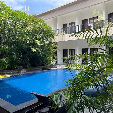Seminyak Point Guest House Buitenkant foto