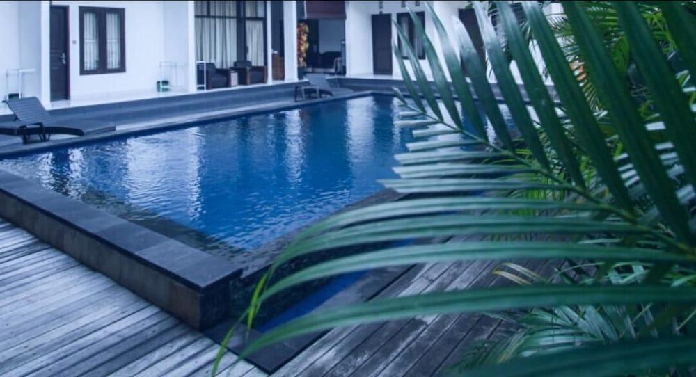 Seminyak Point Guest House Buitenkant foto