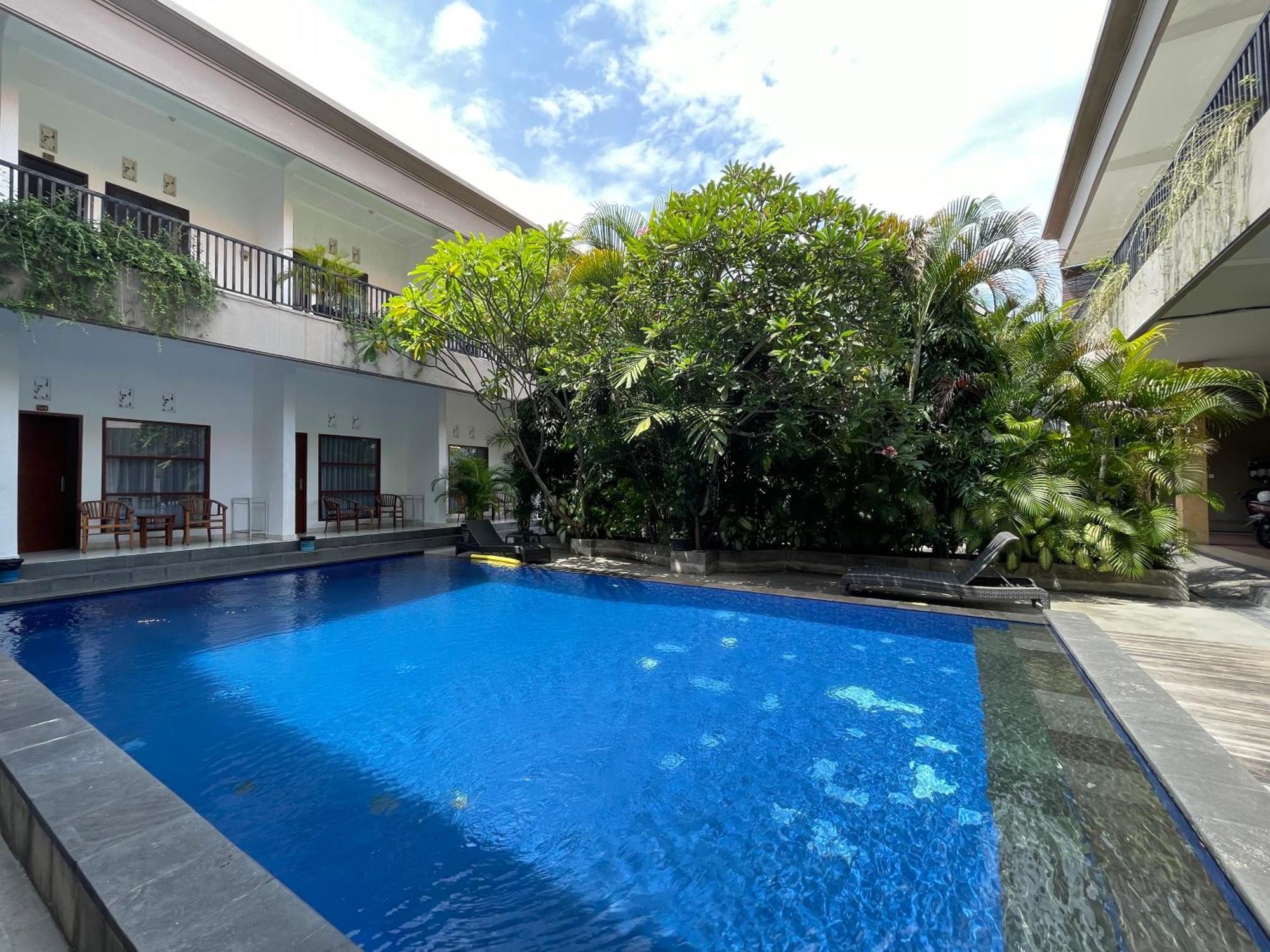 Seminyak Point Guest House Buitenkant foto