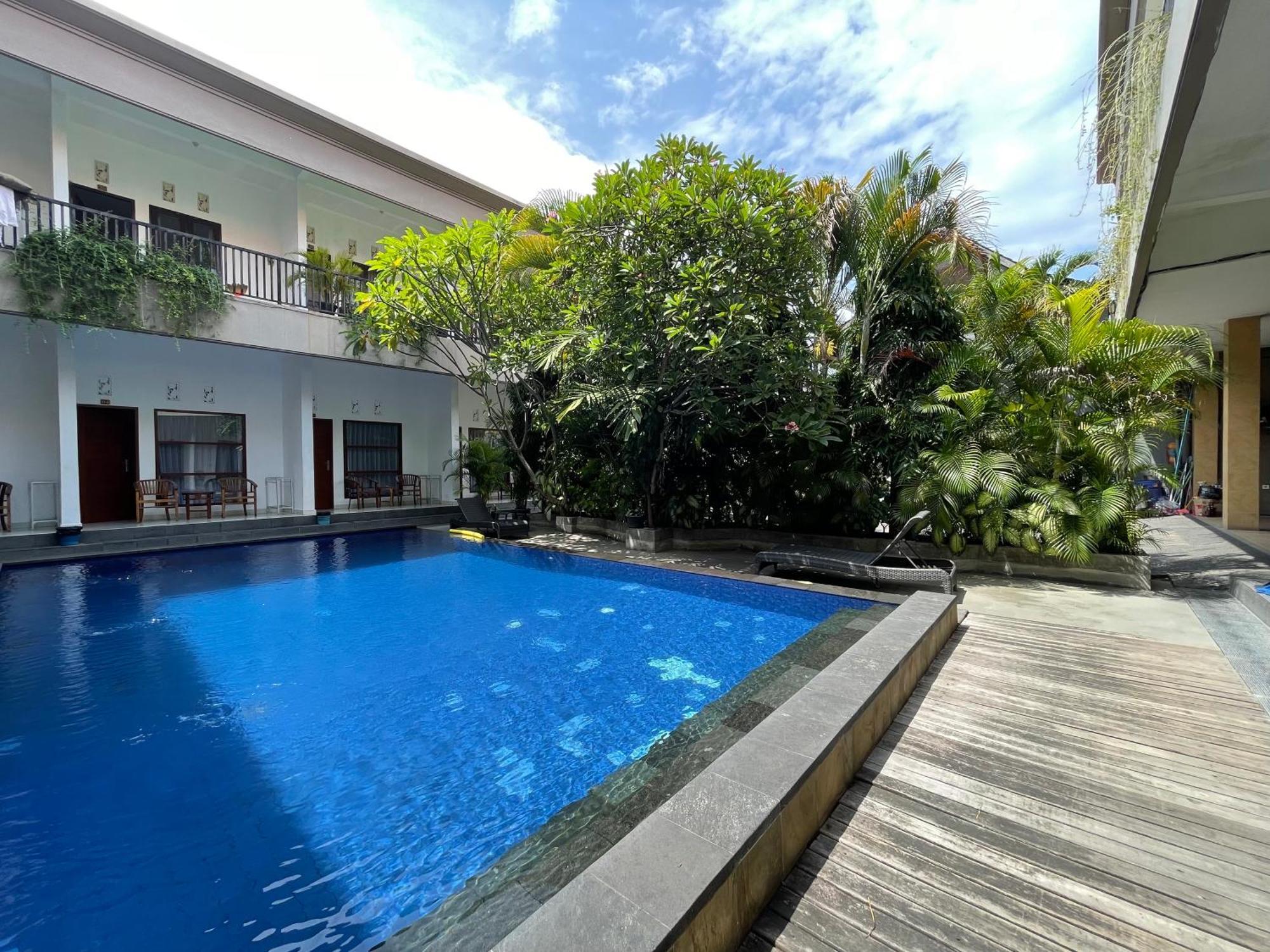 Seminyak Point Guest House Buitenkant foto