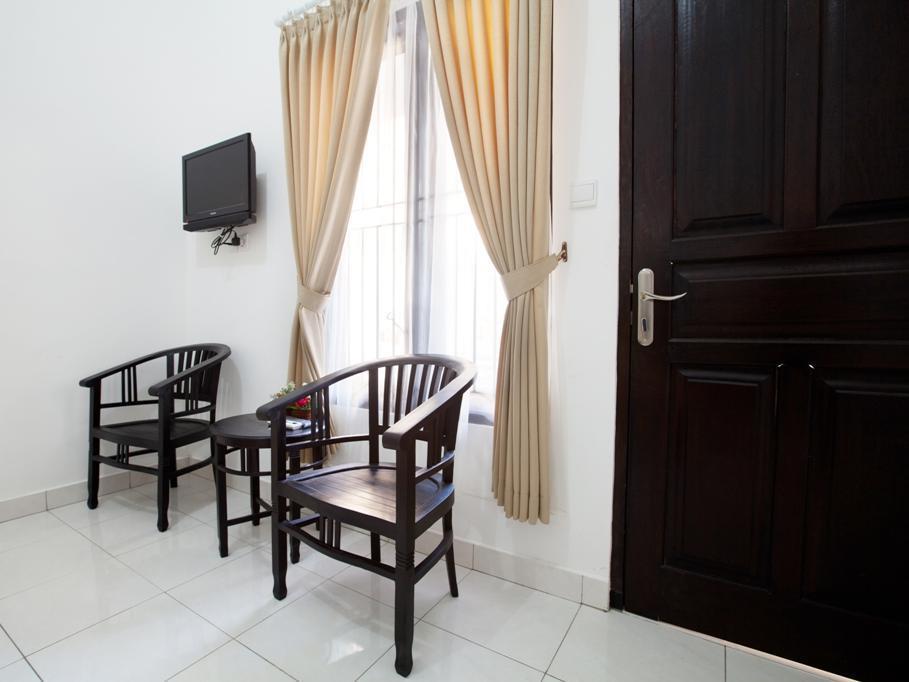 Seminyak Point Guest House Buitenkant foto