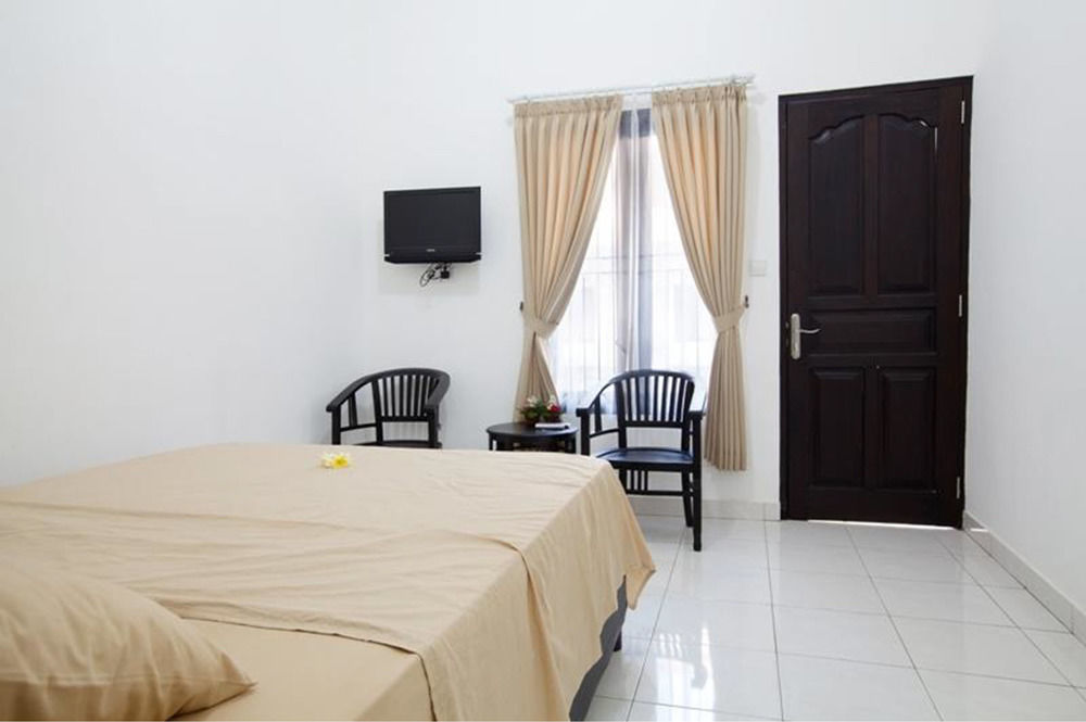 Seminyak Point Guest House Buitenkant foto